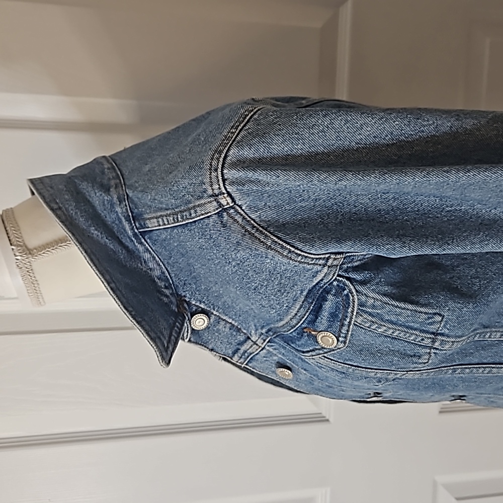 Women's Jean Jacket from the Bleu Jeans Company. Size Med. 100% Cotton - Picture 12 of 12